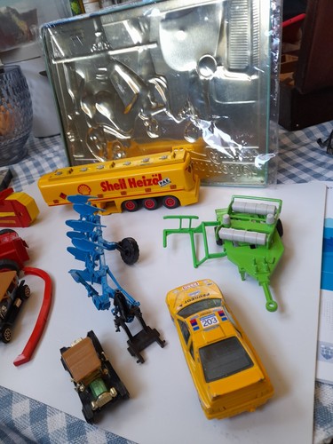 Gebrauchte spielzeugauto - gebrauchte,