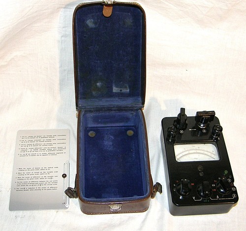 Vintage spannungsmessgerät - vintage,